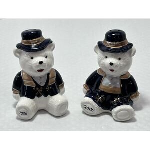 2006 Winn Dixie Bears Collectors Salt and Pepper Shakers